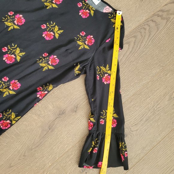 Old Navy black with floral print flowy dress - Picture 14 of 16